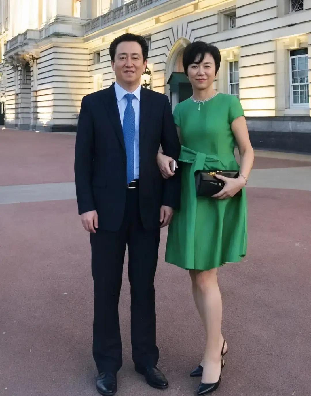 纽约时报给中国上大分，外国网友破大防，在他的国家这么判，整个政府都没了。 8