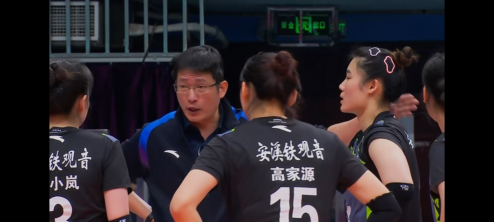 排超联赛第四局福建女排25比19北京女排，双方2比2平，第一个五局大战来了，北