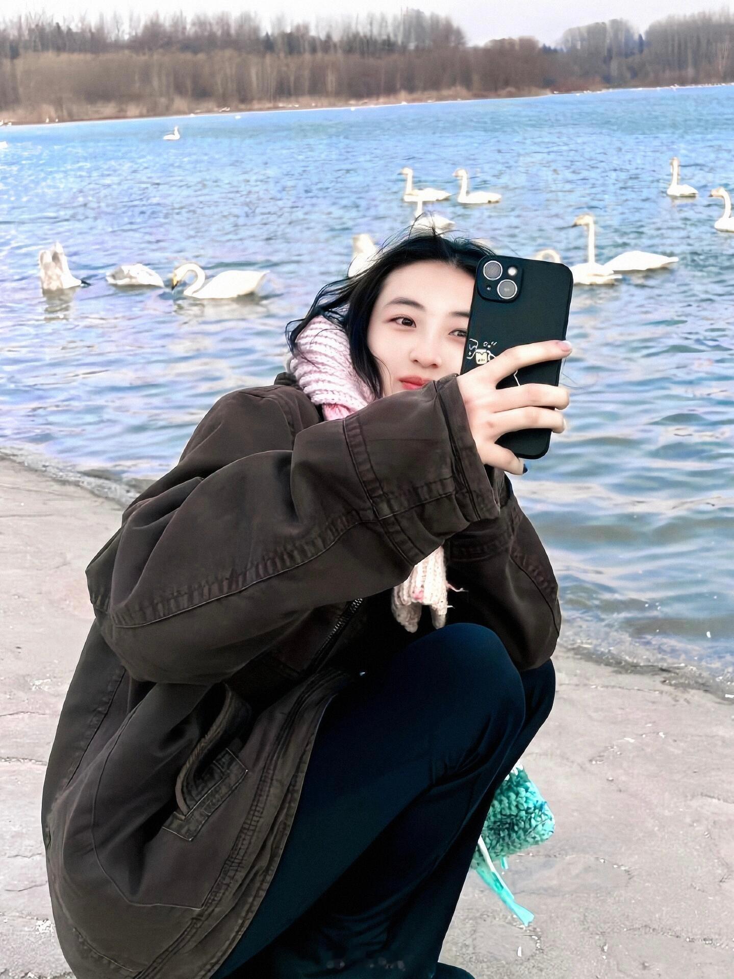 好看又可爱的张子枫也还在用iPhone14！