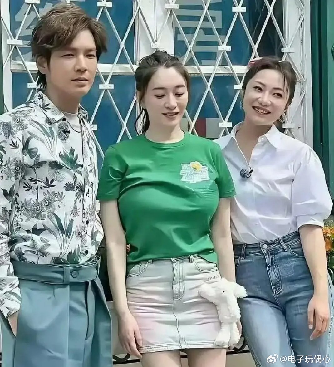 李小冉早期无修图，这颜值身材怪不得富豪苦追十年，不愧是长公主