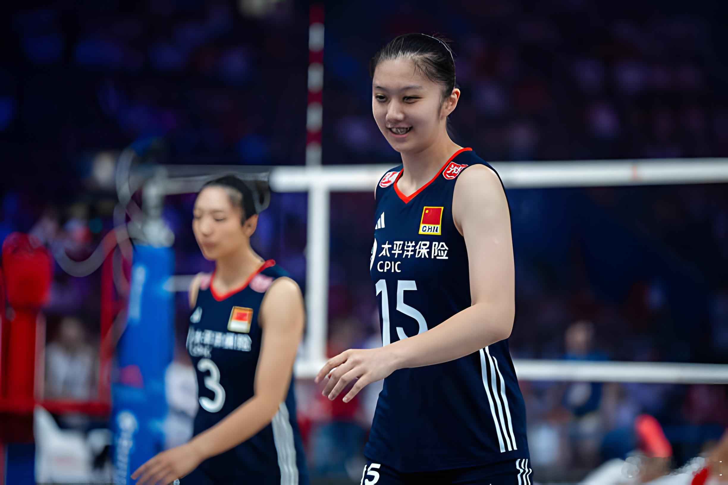 中国女排陈厚羽中国体育报--陈厚羽积累经验稳步成长　身高1.97米的陈厚羽在2