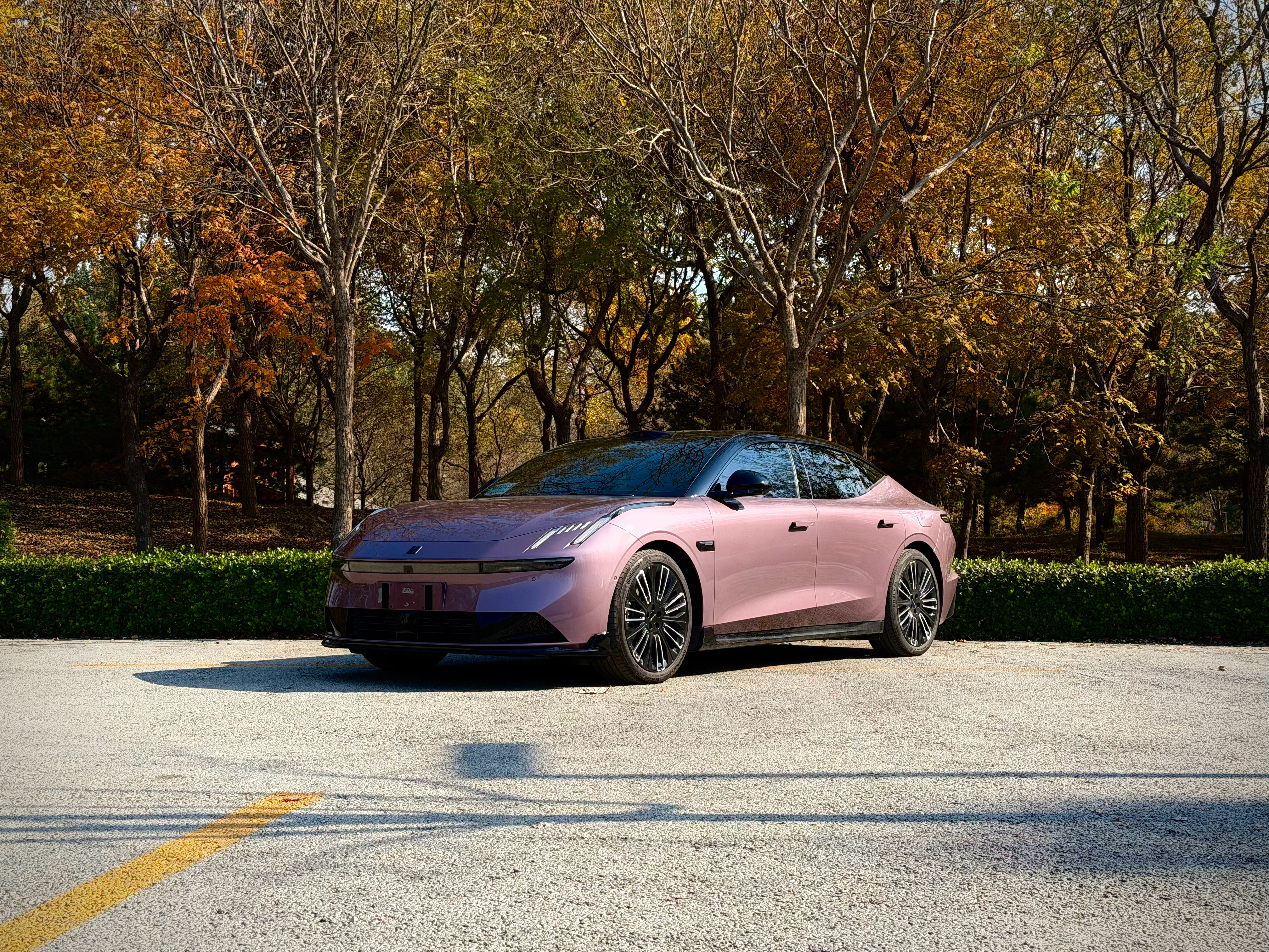 小张上个月拿完领克10EM-P体验，这个月领克10EM-P销量快速突破2万，是不