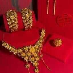 10月15日的黄金行情直接把不少人看懵了，现货黄金径直向上触及4130美元/盎司