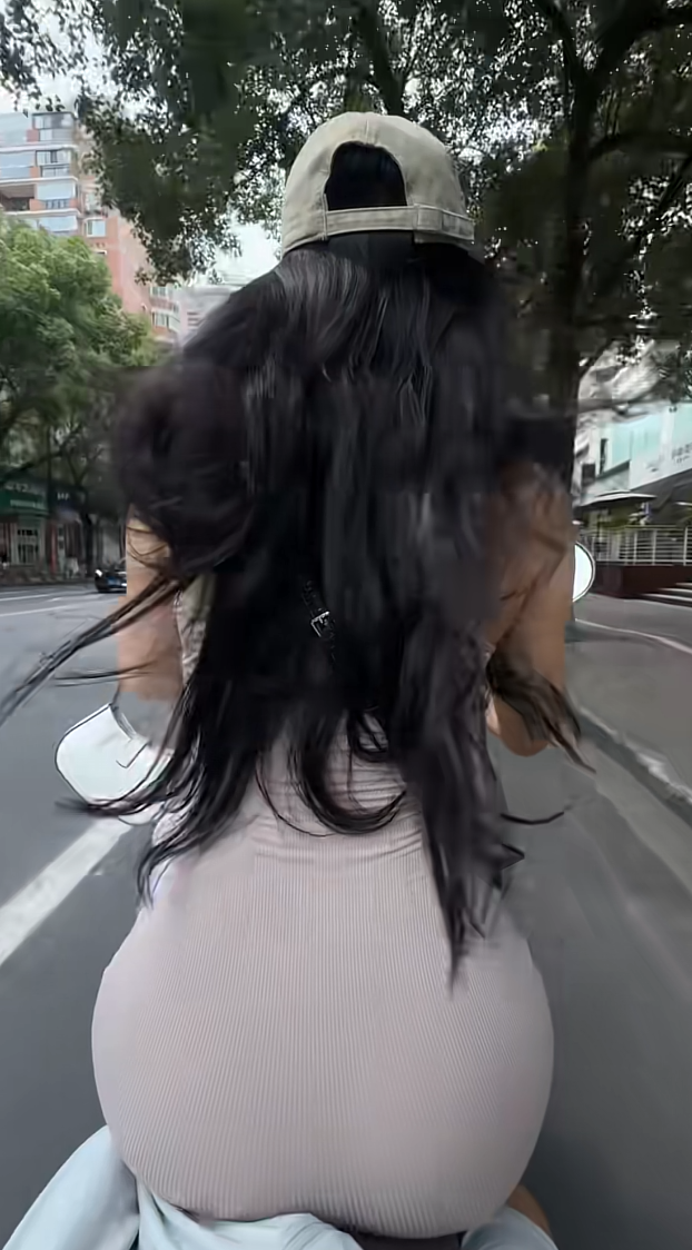咱也是坐上闺蜜的电车了