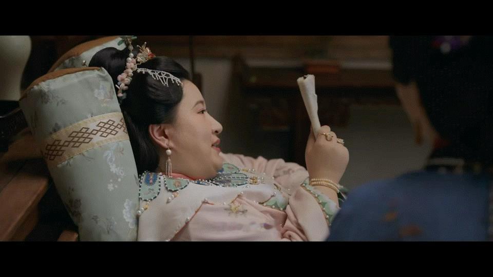 小时候我妈拿走压岁钱时就这么说我小时候的压岁钱也是，明明是长辈给我的，却被我妈以