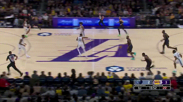 我真的被41岁的詹姆斯感动的热泪盈眶！在今天湖人主场迎战灰熊的比赛中，当时比赛进