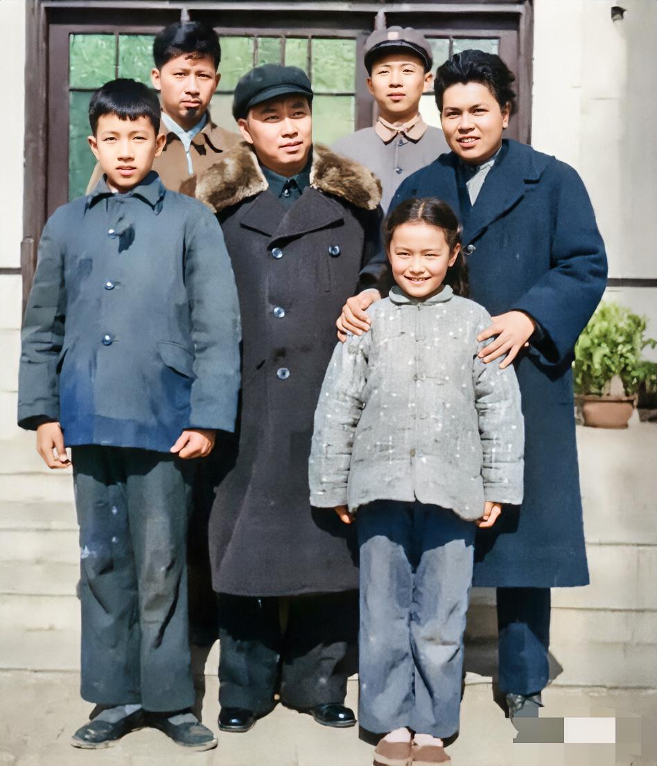 刘亚楼是开国上将、空军司令，他的孩子们都担任过什么职务？