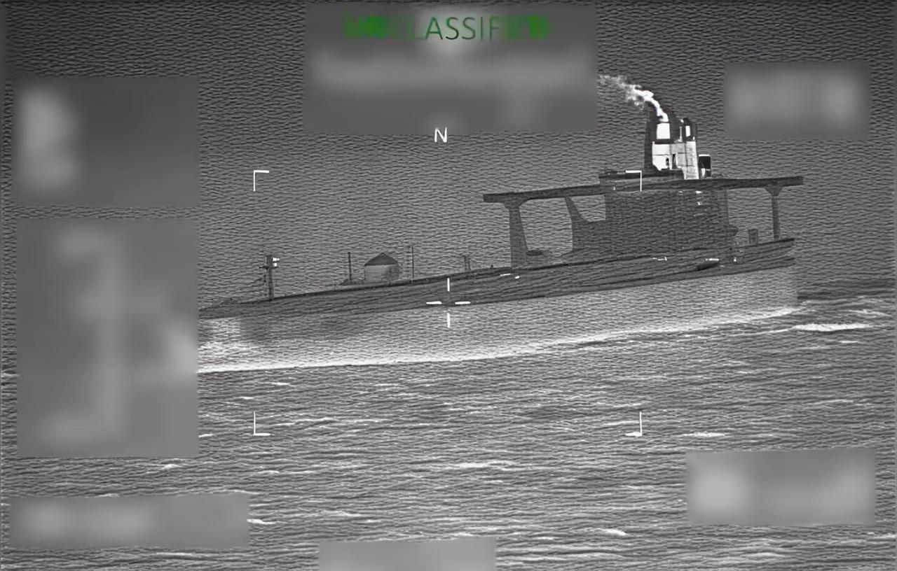 美国海军宣称又扣押两艘游轮，包括此前有潜艇护航的贝拉1号，等于是虎口拔牙，英国海