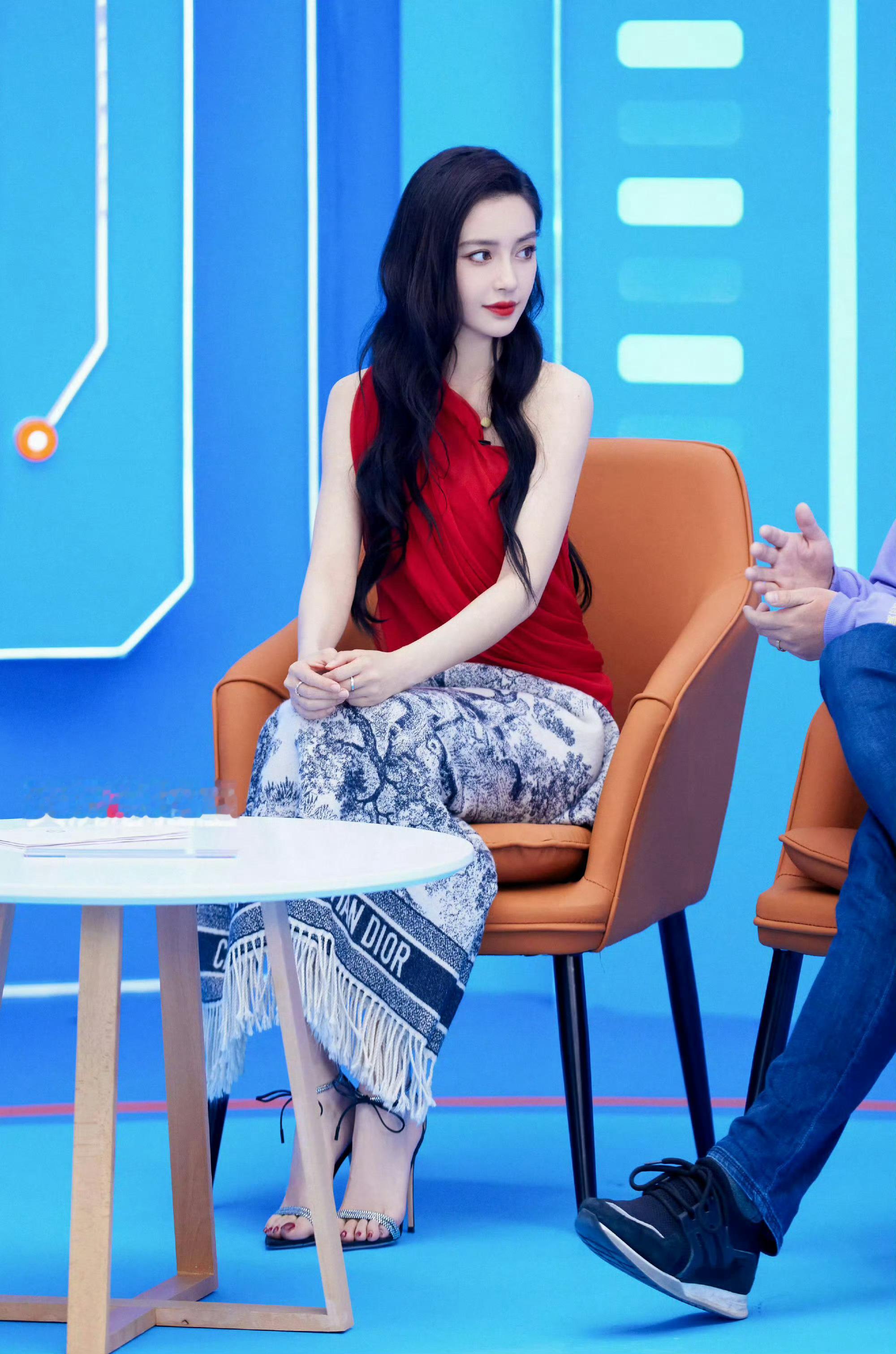 Angelababy我保证她是天使Angelababy红裙