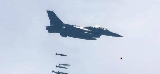 红旗12全程隐身！柬埔寨手握中国防空利器却不敢亮剑，背后藏着三大致命苦衷！泰