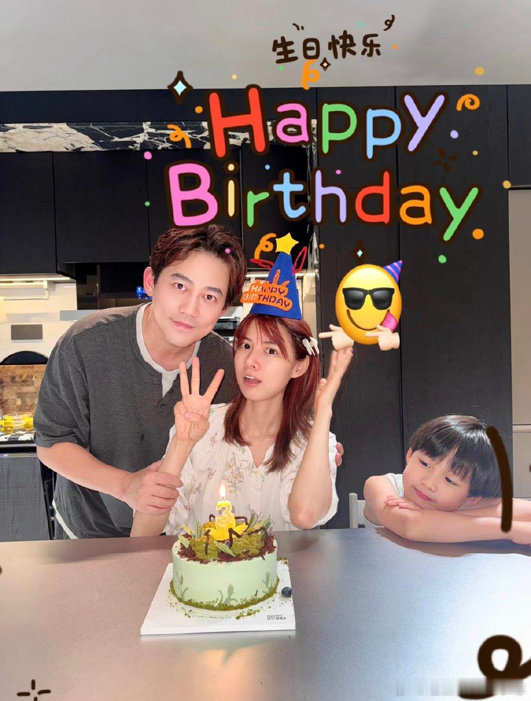 苏醒陪老婆庆祝30岁生日看到苏醒一家的生日照，廖语辰30岁的颜值和状态真的绝