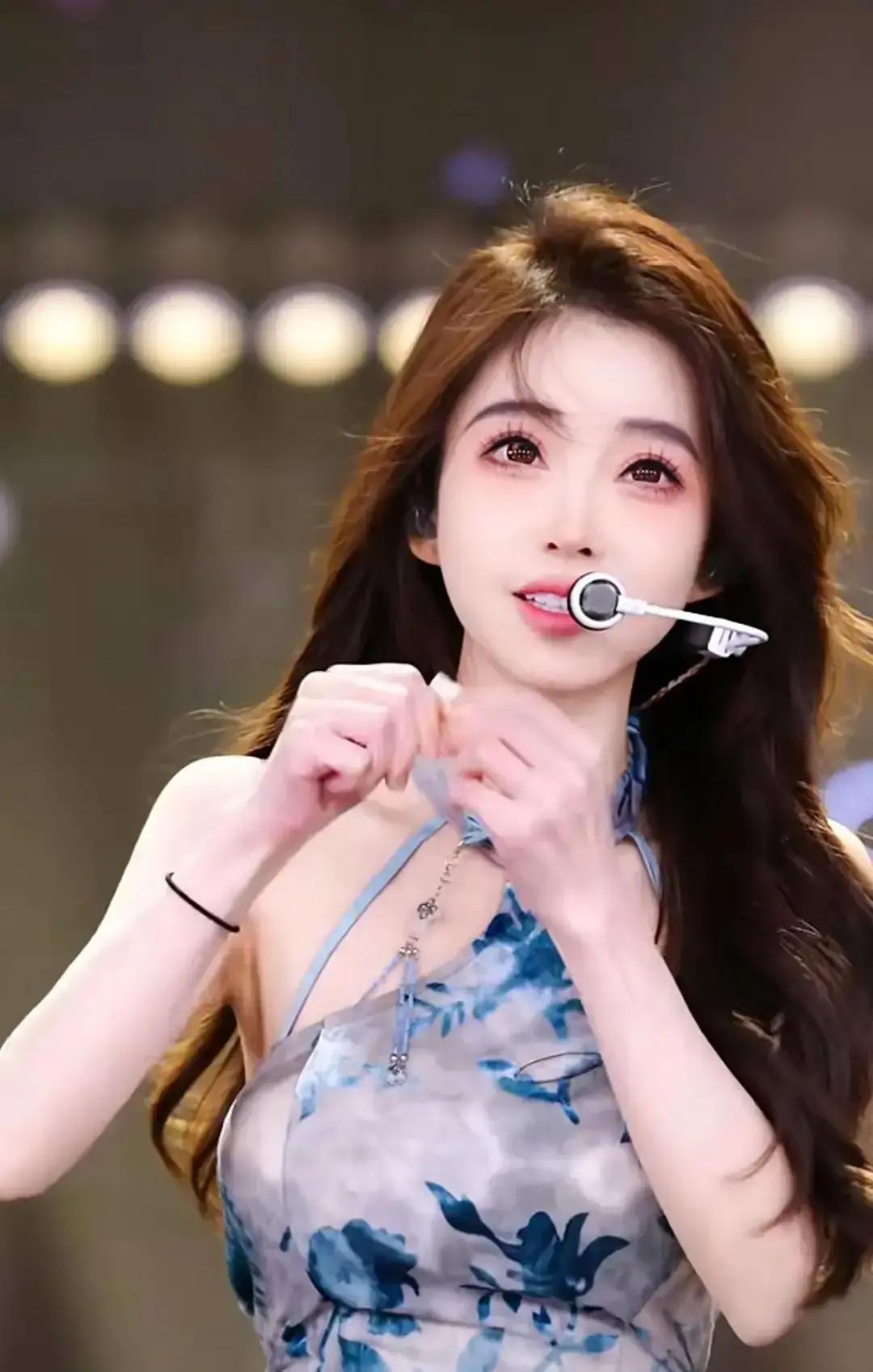 冯提莫复出直播笑着说“只要人在就不是大事”——可你知道吗？甲状腺癌复发转移，藏着