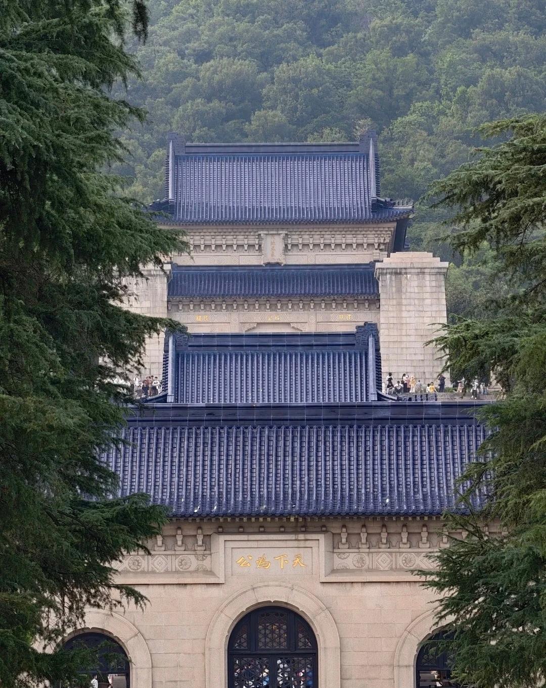 江苏省排名前几名的城市有哪些?这个就很有看点了，论经济实力来说的话，苏州，南京，