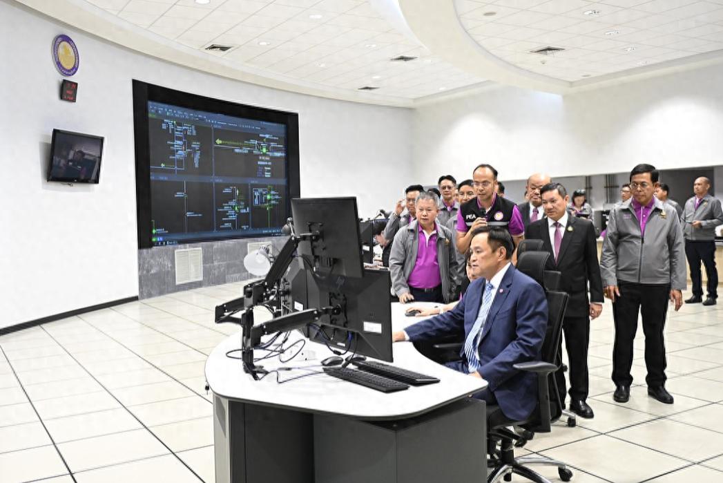 /正义或许会迟到，但泰国的F-16绝不缺席！洪森父子把电诈头目陈志当座上