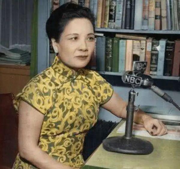 【蒋介石死后，宋美龄晚年在美国靠什么生活？说出来你可能不信】1975年蒋介石