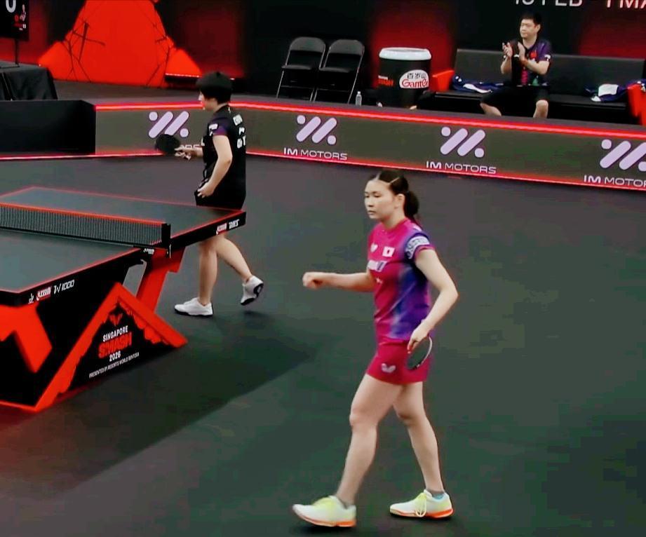 坏了！一看覃予萱就要输给桥本帆乃香因为覃予萱打的太紧了，手感很紧，这样自