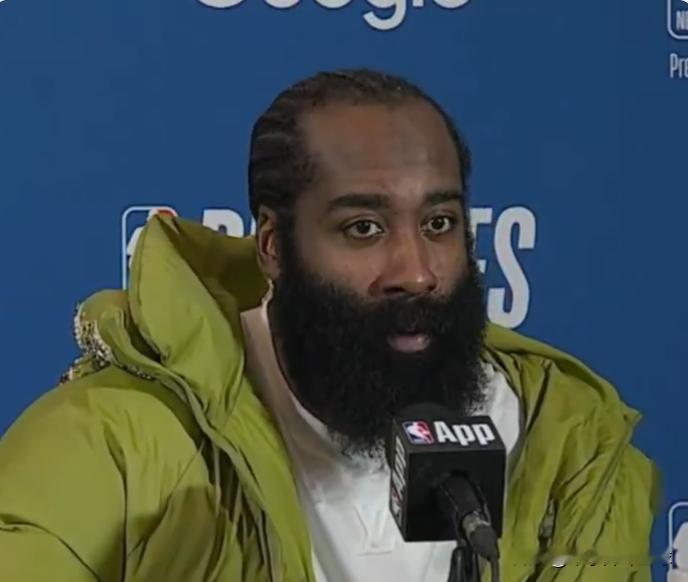 骑士4分惜败猛龙，大比分2-2！但今天不太想聊比赛，咱们聊几个有意思的...