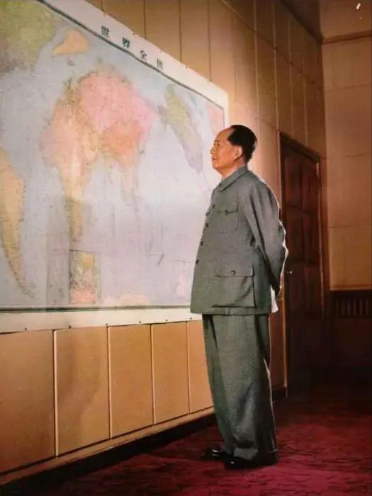 1951年，10万志愿军被美军包饺子，一向淡定自若的彭老总心急如焚连忙向毛主席求