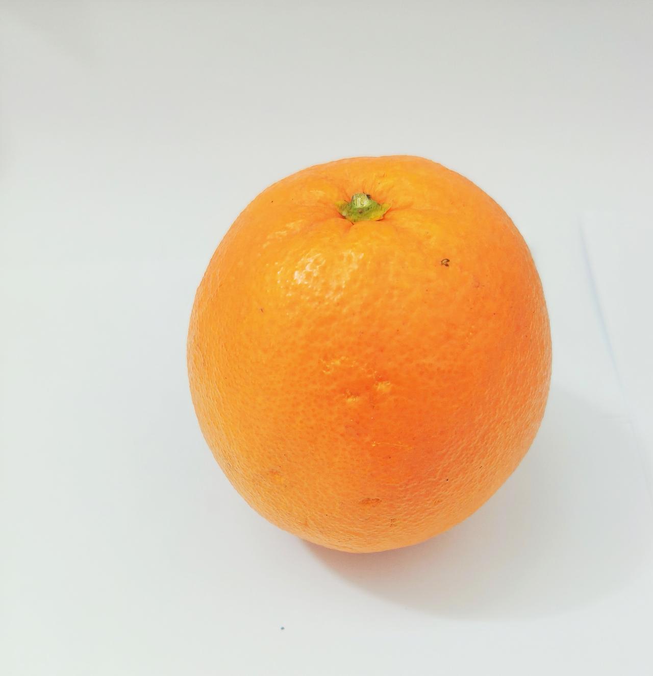 别人一片青菜火出圈了，昨天晒橙子没有人看，难道今天还没有人看吗？橙子比青菜