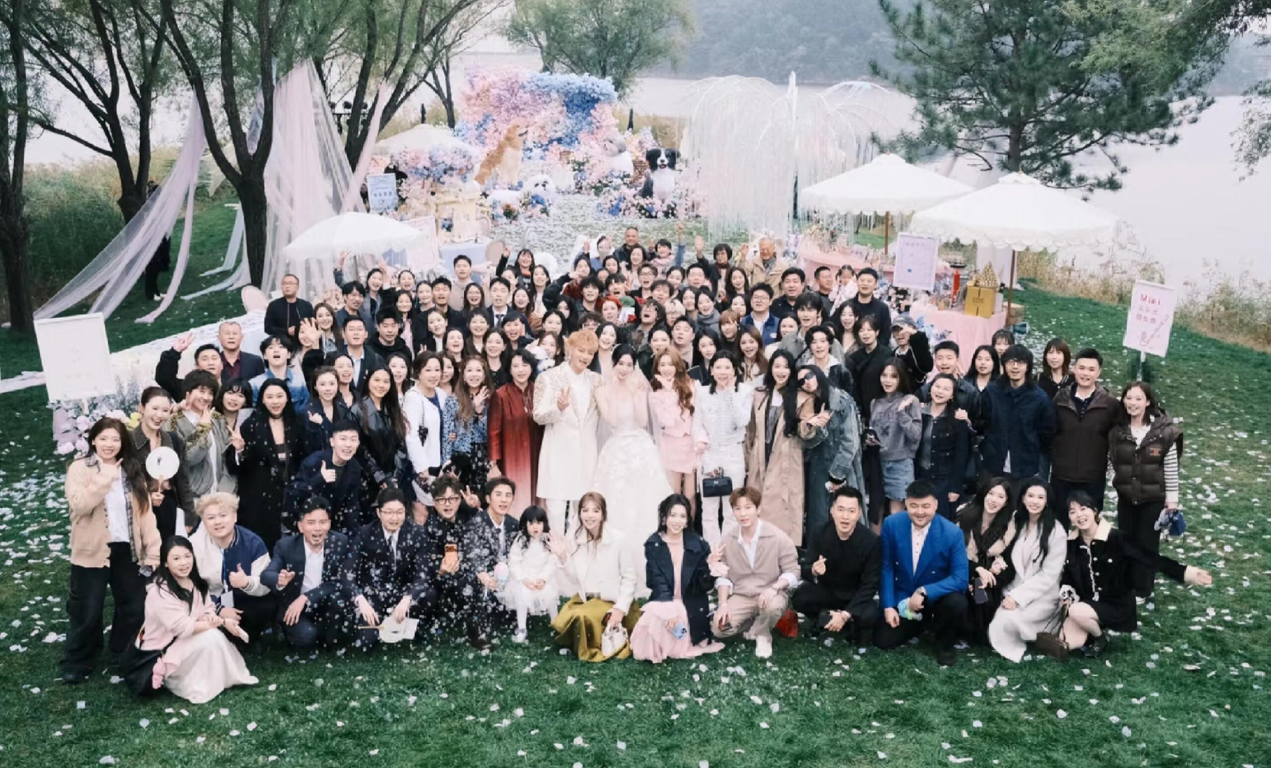 黄子韬徐艺洋婚礼大合照​​​