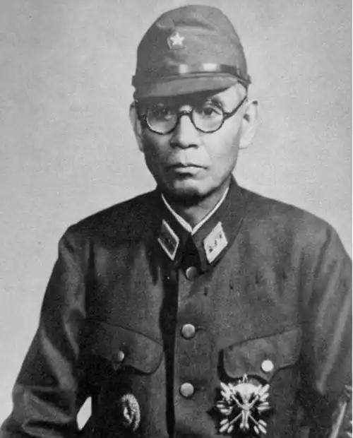 当年岗村宁次拿到投降命令时，他干了啥？要知道当时他手里可还有26个师团，22个旅
