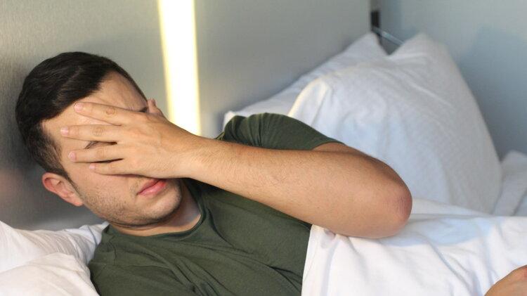 睡觉时身体突然抖一下，是身体警报器？其实真实原因是...