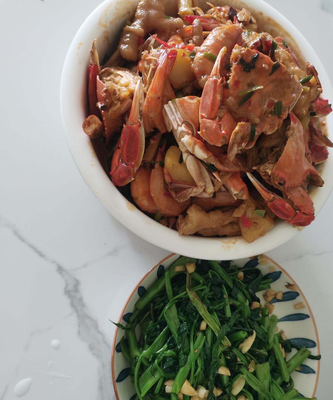 这道菜在店里去吃要198元，今天我自己买食材回来，自己做，买食才只花了90元，份