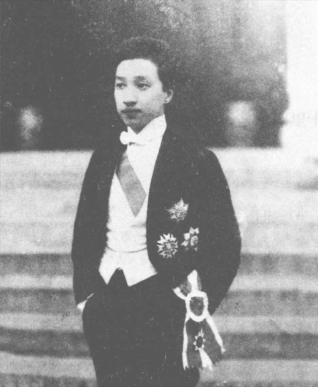 晚清首富之子竟在一夜之间输掉上海最繁华地段的100栋房产！1925年的冬夜，盛恩