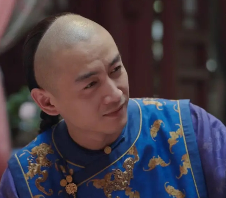 《大生意人》两江总督瑞麟真的是只老狐狸。他开口闭口孔子、孟子。堂上堂下都标榜