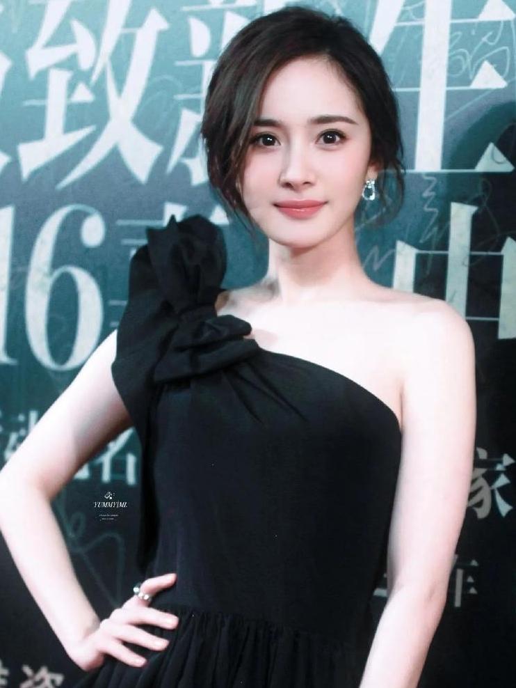 大家发现没，字如其人，并不真的准。杨幂、刘亦菲、宋佳3位女星的手写笔迹公
