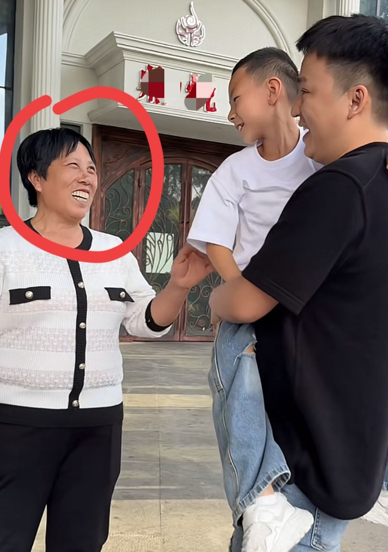 全网最佩服的人就是大双妈妈了，儿子好不容易决定和李喜梅离婚，她又给劝回去了。