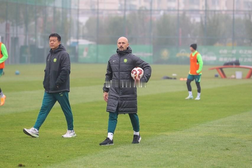 北京国安北京国安前国安助理教练海梅·帕兹跟随拉米罗来到深圳青年人执教。塞蒂恩曾