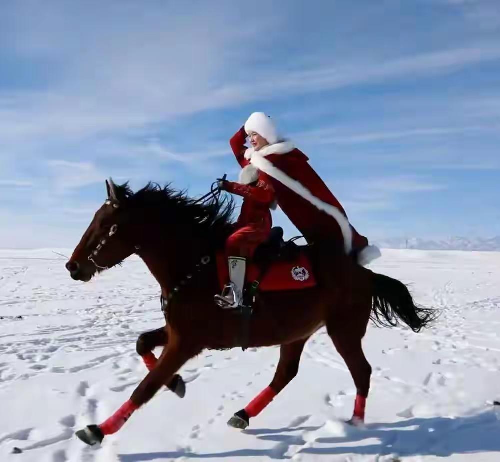 最美文旅局长贺娇龙，还是于1月14日不幸离世了，全网的祈福也没能让生命的奇迹再次