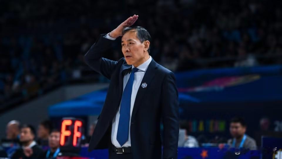 更衣室失控！北京江苏主帅公开炮轰球员，下课警报已拉响