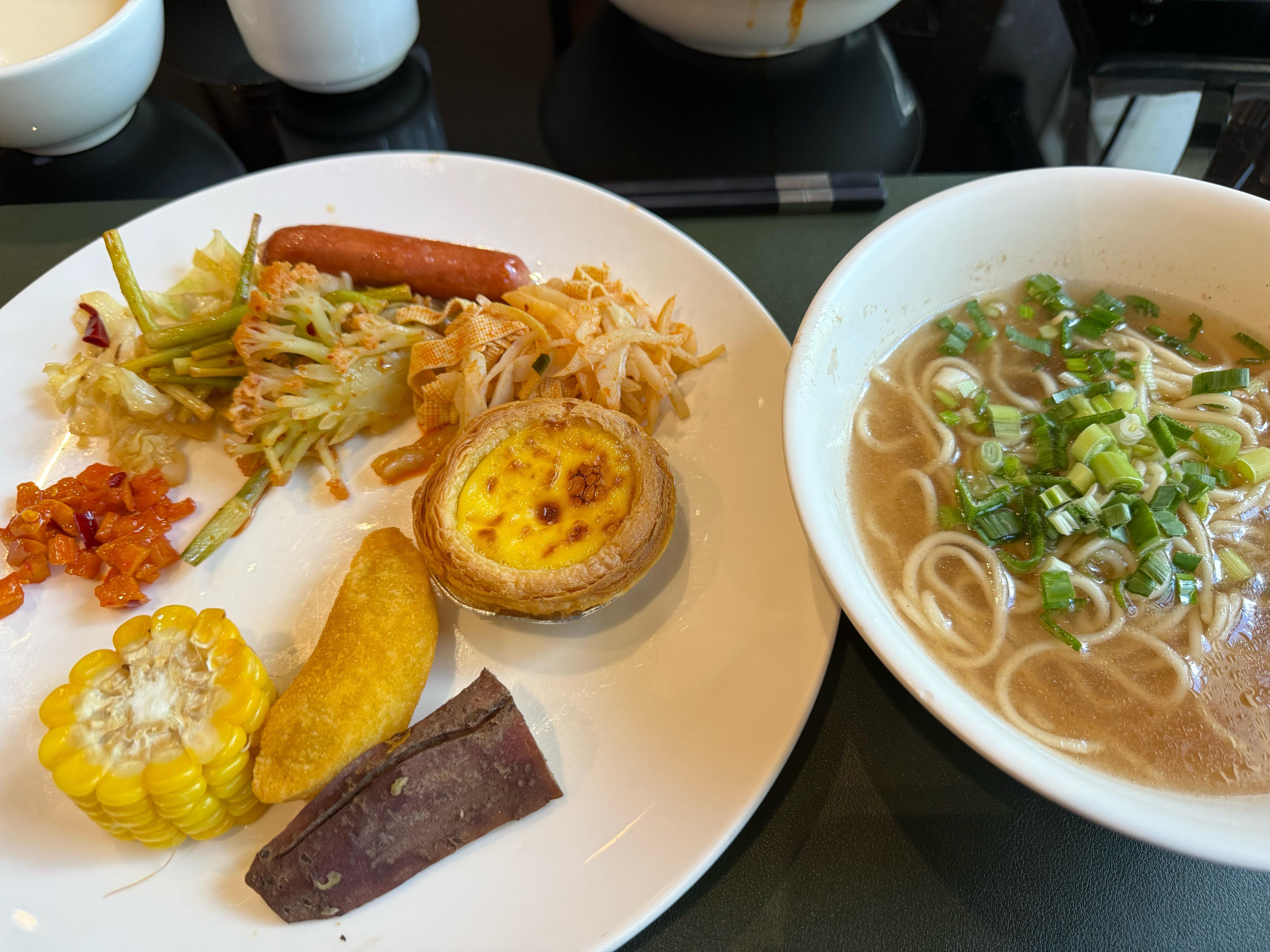 好久没吃上早饭了[哭哭]，今天终于赶上了早餐的尾巴！​​​