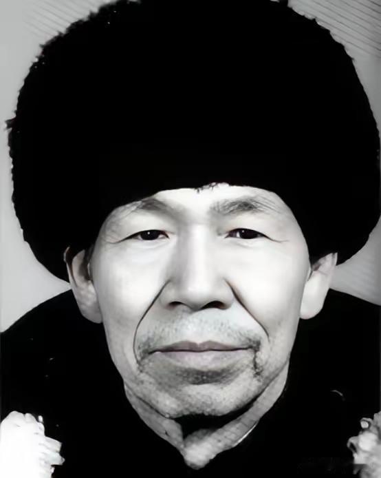 他是四川一老农，104岁离世，子女收拾他遗物时，却吓了一大跳，他没有留下任何遗产