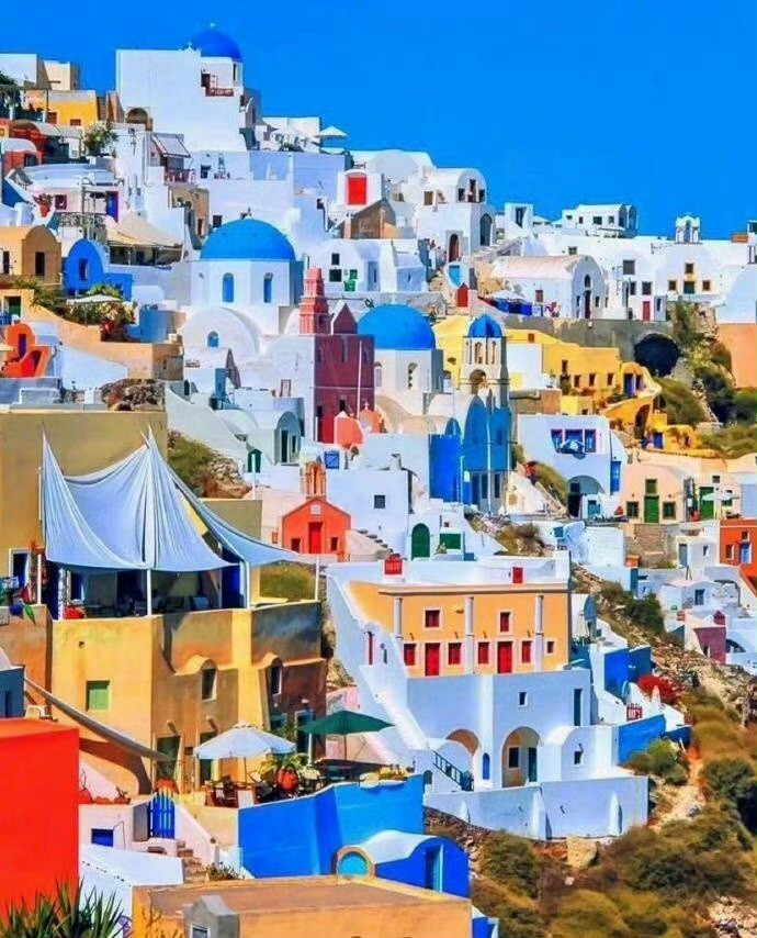 希腊圣托里尼，感受童话世界般的美景。