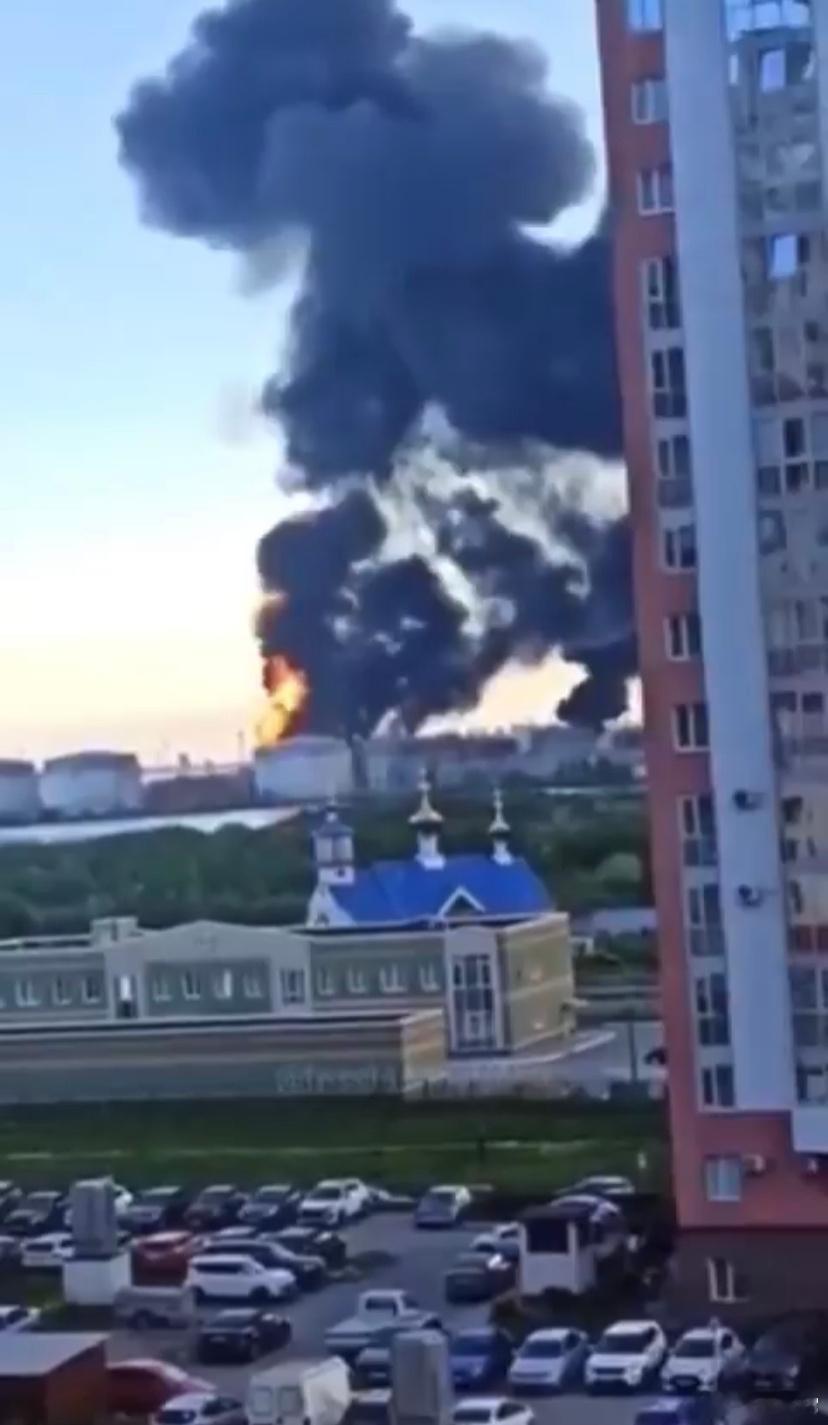 🔥《纽约时报》：俄罗斯各地怒火沸腾普京打破了跟社会达成的不成文的