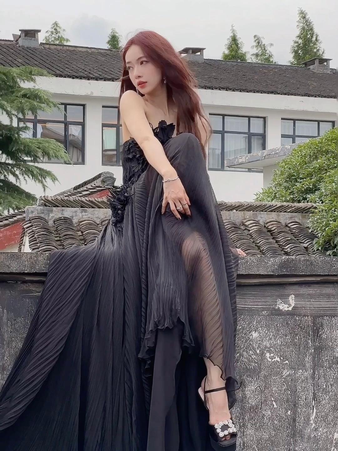 吴谨言，热烈盛夏，浪漫出彩​​​