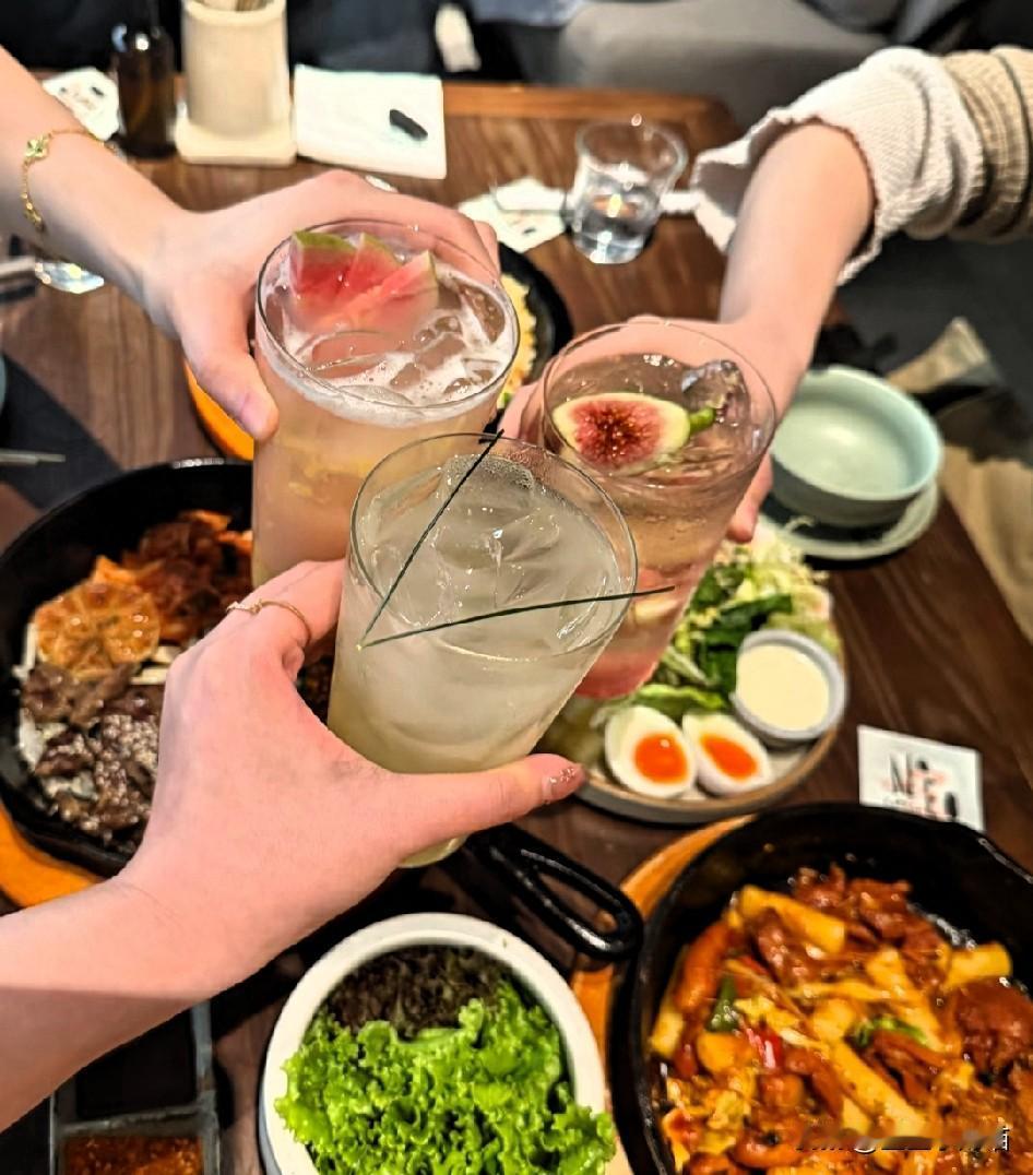 搭伙过日子的人生会幸福吗？到底是抱团取暖，还是埋下隐患？楼下王阿姨和老张搭