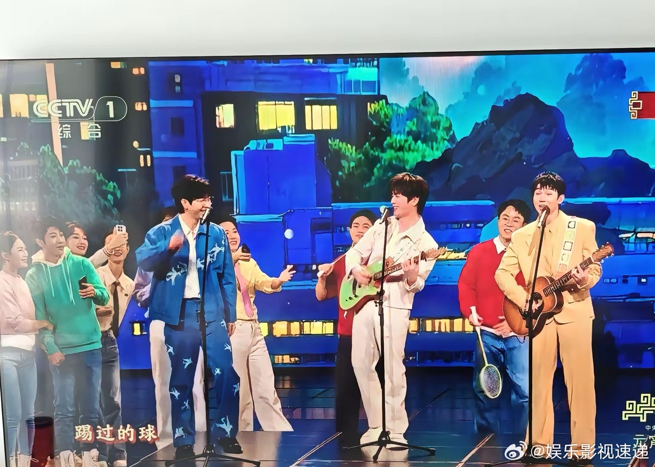 央视元宵晚会，谁编导的呀，怎么能这样呢？出其不意的好看，总结就是节目轻松愉快、演