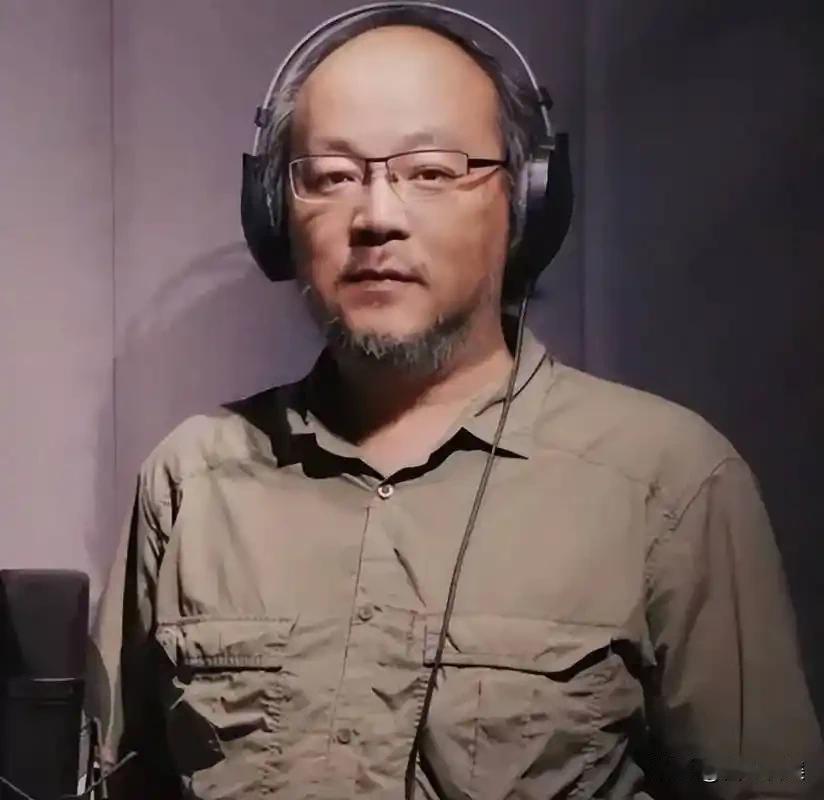 窦唯，引发热议！8月19号，许久没有消息的知名歌手窦唯，罕见冲上热搜，引发