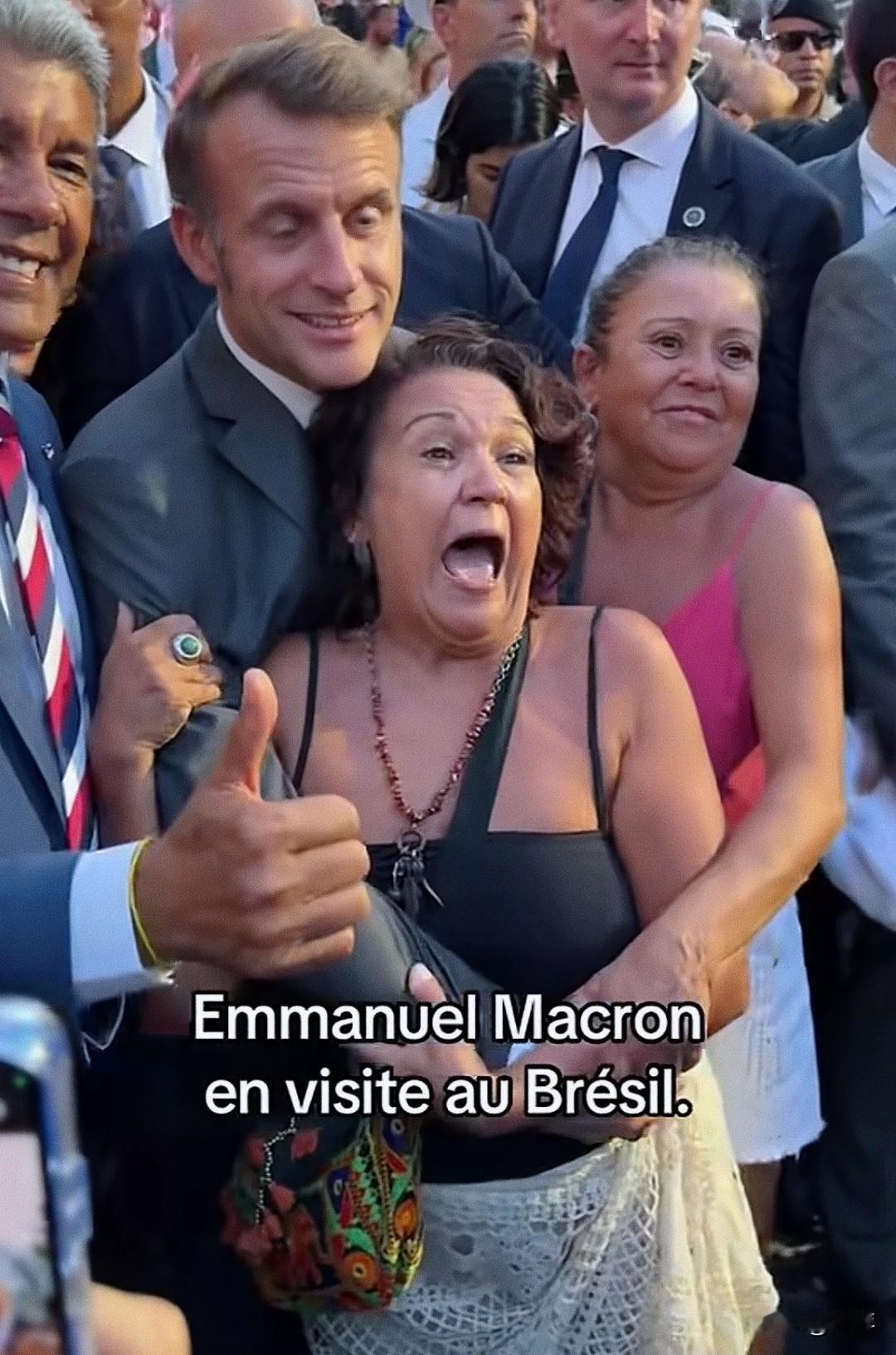 马克龙原来这么受欢迎，粉丝见到他表现的太热情了！