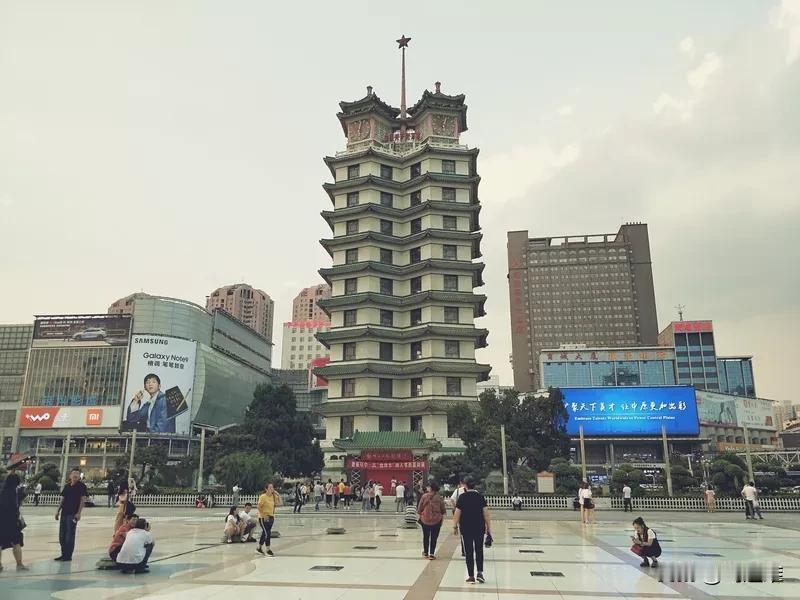 郑州不适合建大城市，更不适合做省会，古人选择在开封和洛阳建都是智慧的。郑州地势低