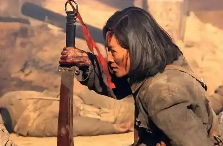 1934年她被俘后遭敌人转手婚配，15年后抱着3个孩子站在政府门口哽咽：我是红军