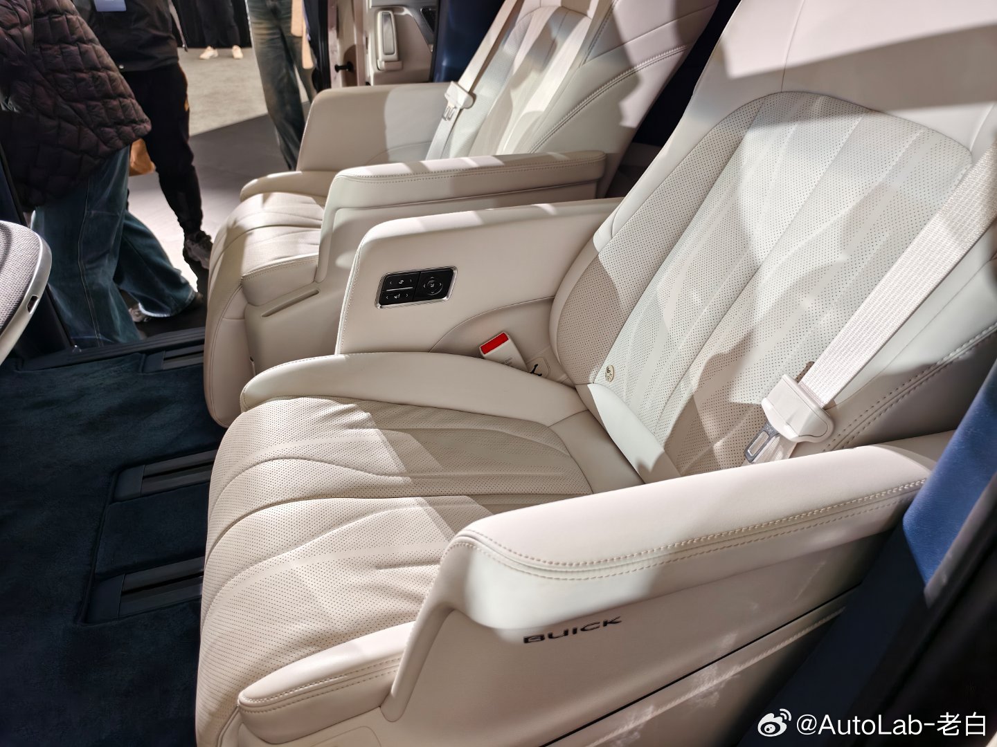 别克GL8发布了首款纯电车型，并破天荒的提出了三年内单次车损＞30%，可以直接置