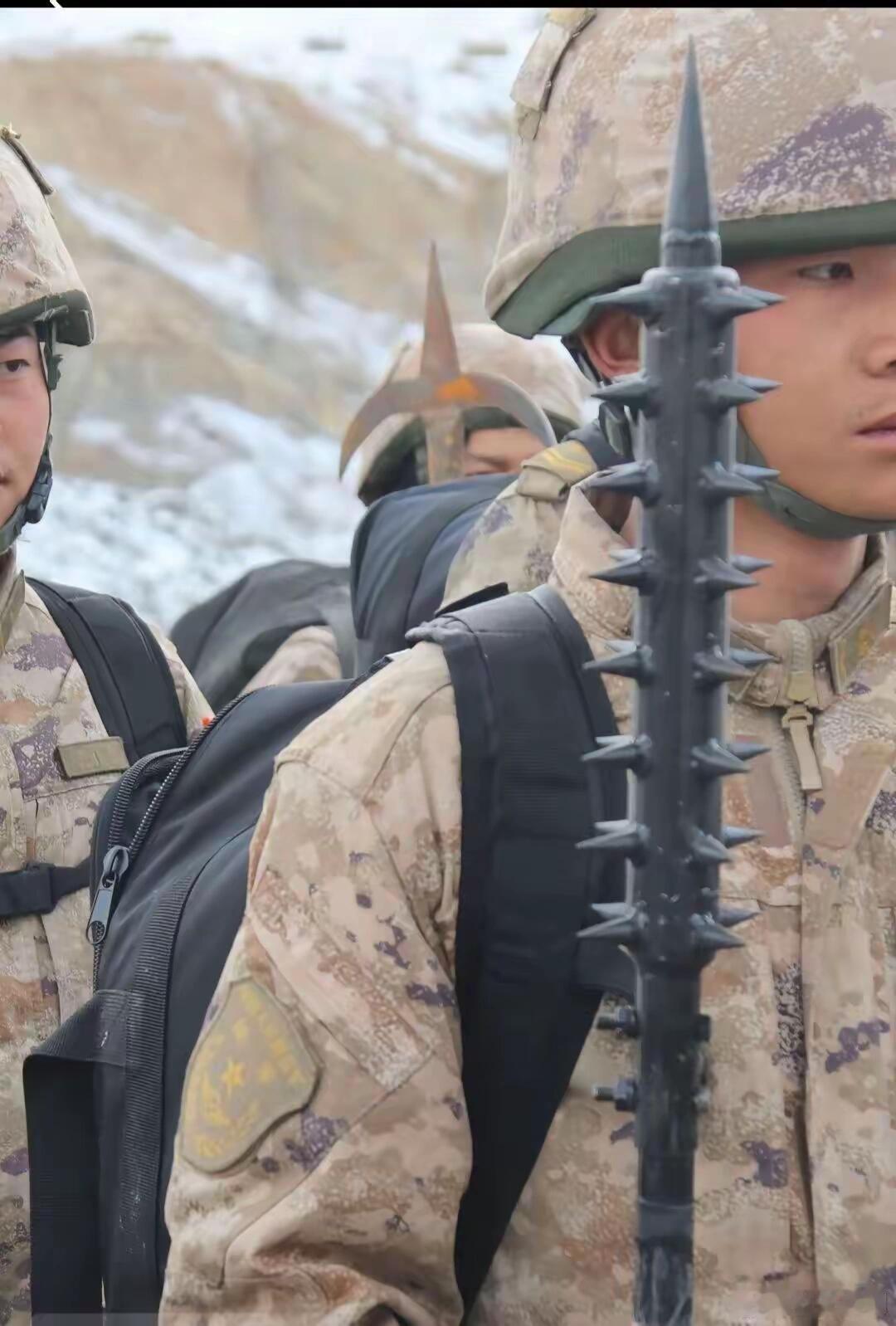 刀枪剑戟斧钺钩叉，统统做起来。我们不要只看到六代机、电弹、东风、电磁炮……这些