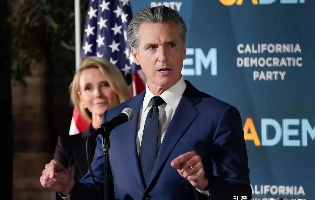 拜登上台前喊着要合作，上台后卡芯片、断供应链，一套操作行云流水。特朗普上台前说