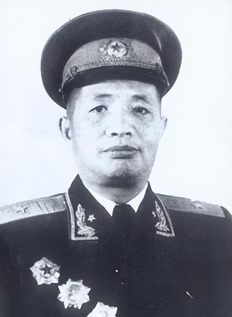 1968年，1土匪刑满释放。回家路上，他突然撞见1个七十多岁老头。思索片刻后：这