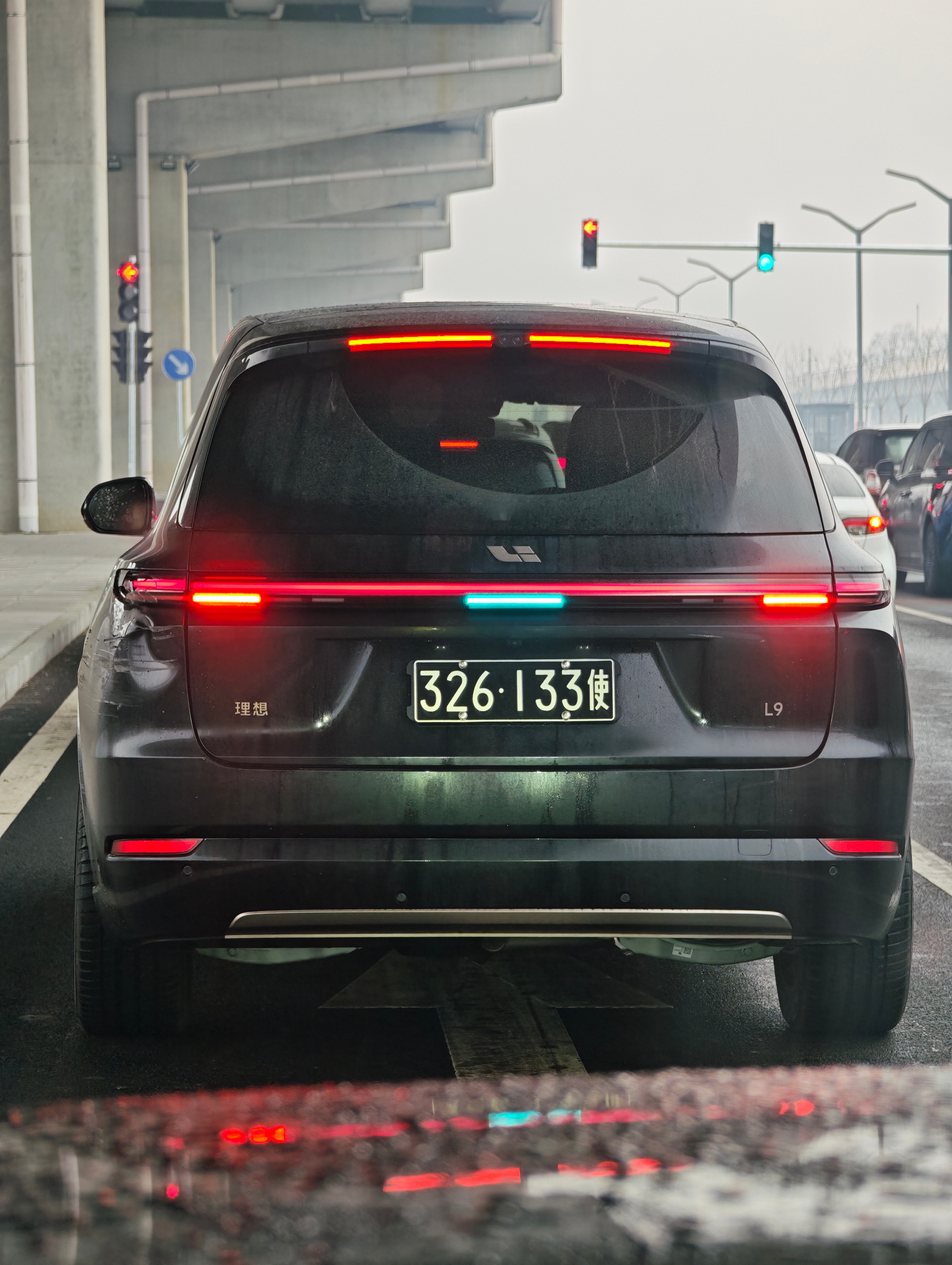 前面这台理想，身份比较特殊~